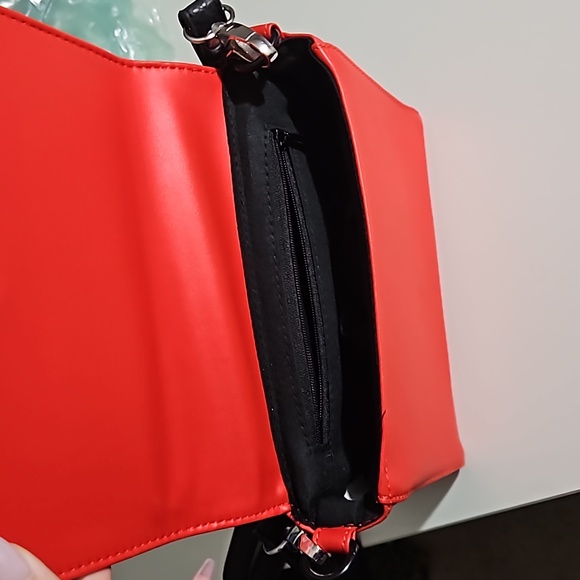 Kiki's Delivery Service Radio Cross Body Bag - Picture 6 of 6